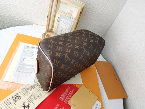 ルイヴィトンバッグ内部構造